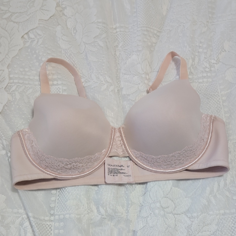 Vanity Fair Soft Pink Lace Trim Bra